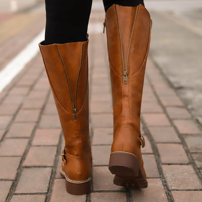 Elegante und detaillierte stützende Stiefel