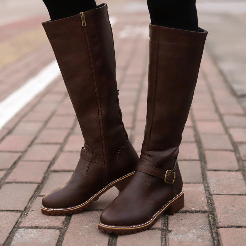 Elegante und detaillierte stützende Stiefel