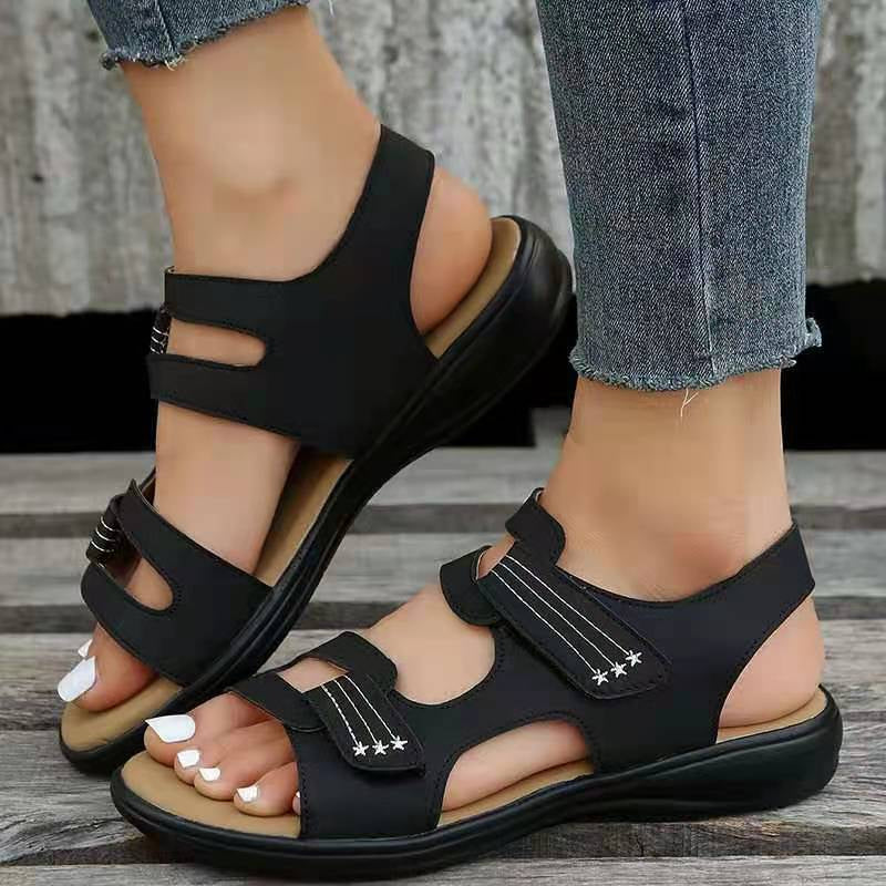 Flache Sportsandalen