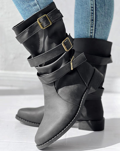 Stylische und stützende orthopädische Stiefel