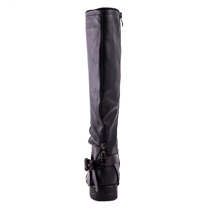 Elegante und detaillierte stützende Stiefel