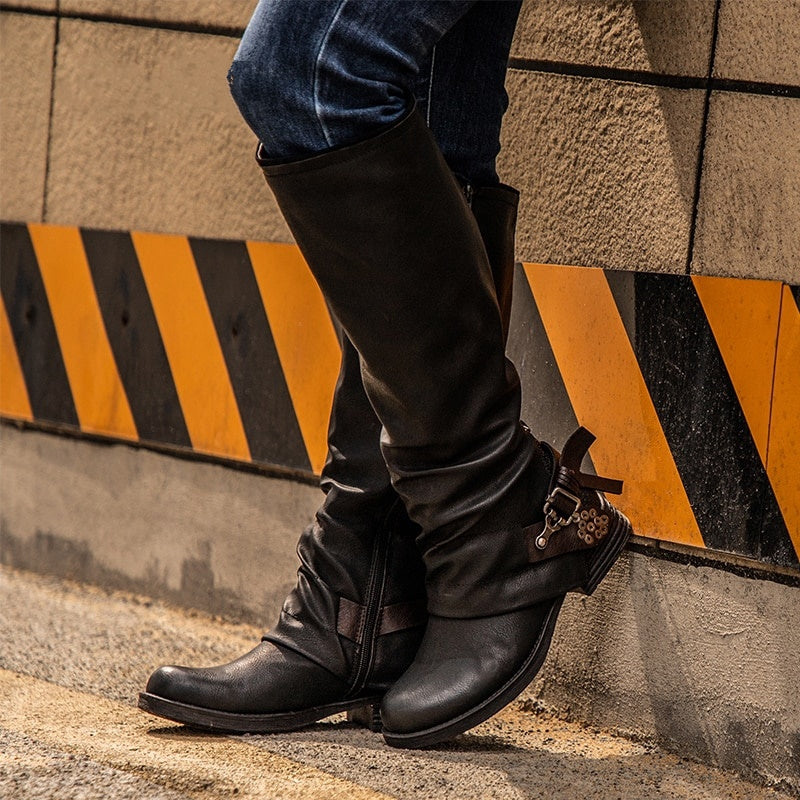 Elegante und detaillierte stützende Stiefel