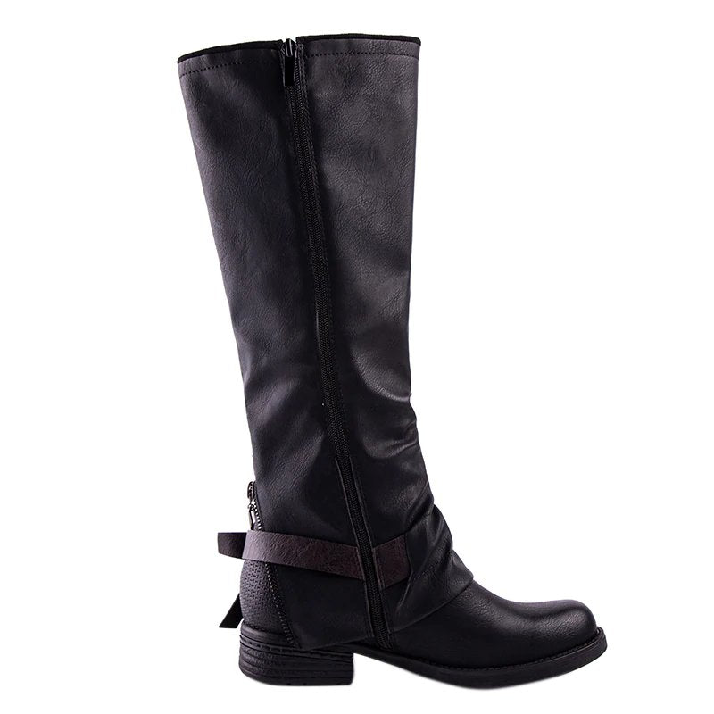 Elegante und detaillierte stützende Stiefel