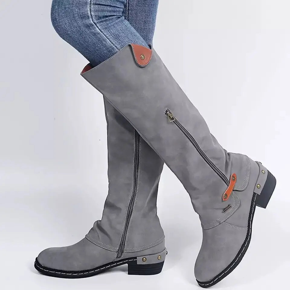 Stützende und modische orthopädische Stiefel