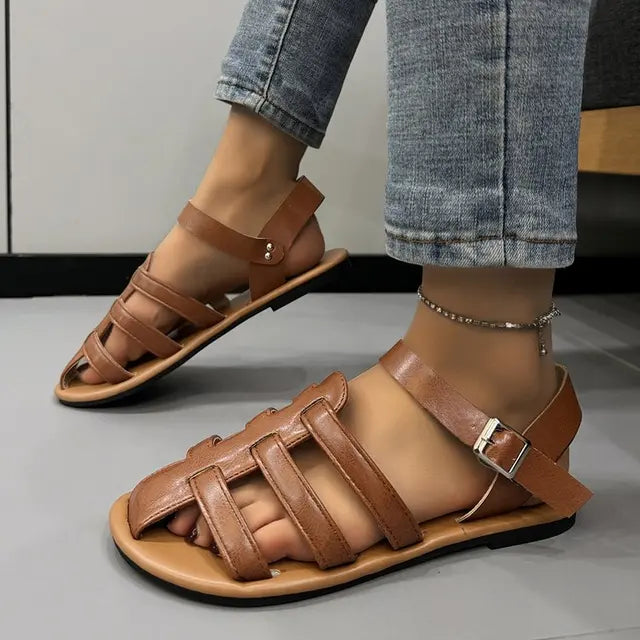 Atmungsaktive und strapazierfähige orthopädische Sandalen