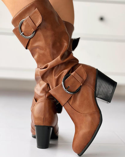 Modische und stützende orthopädische Stiefel