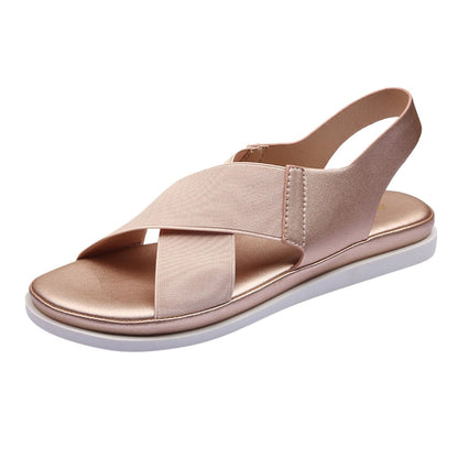 Bequeme minimalistische flache Sandalen